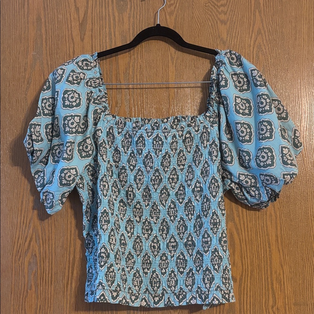 Maurices NWT Blue and Black Patterned Blouse Size 3x wear on shoulder or off
